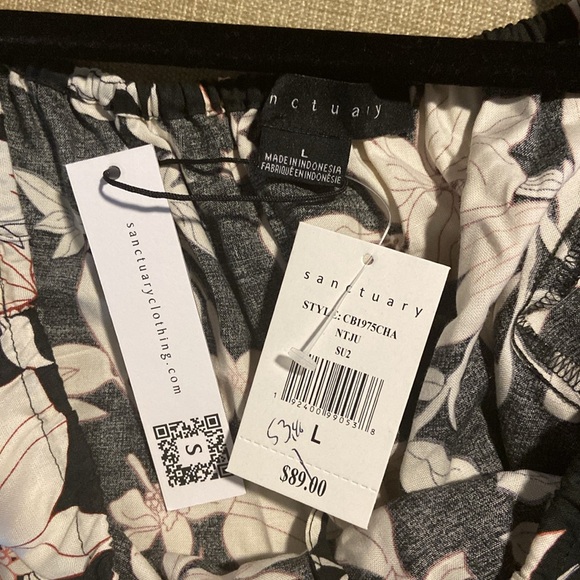 Sanctuary black, and white crop top - Picture 3 of 6